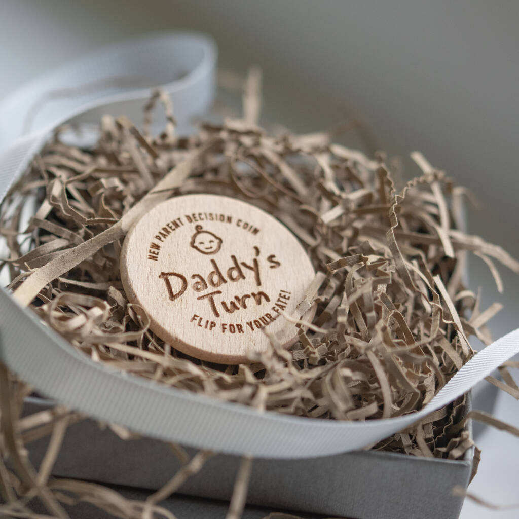 This wooden token is a thoughtful gift for a new dad (and a new mum!)